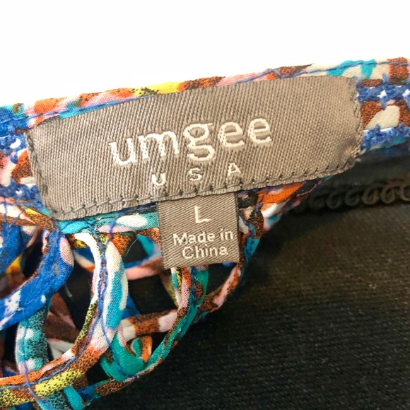 Like new, Umgee blue print blouse - Picture 4 of 4